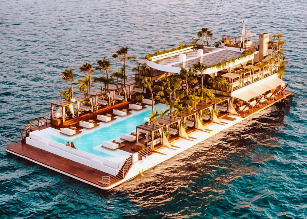Hype Luxury Boat Experience Ticket